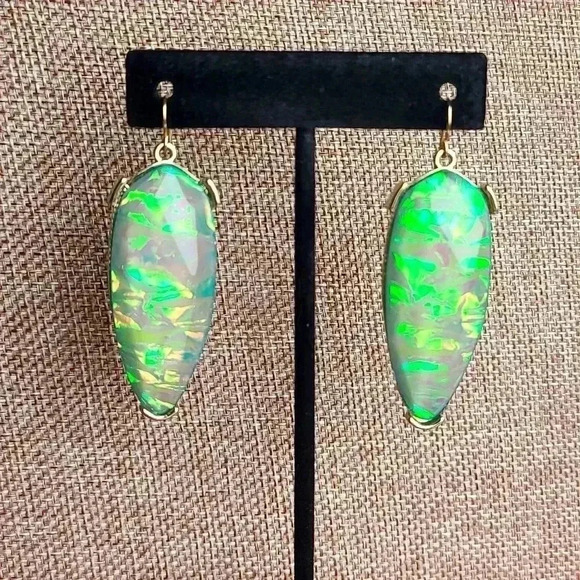 Gold tone opal like drop earrings - Picture 3 of 14